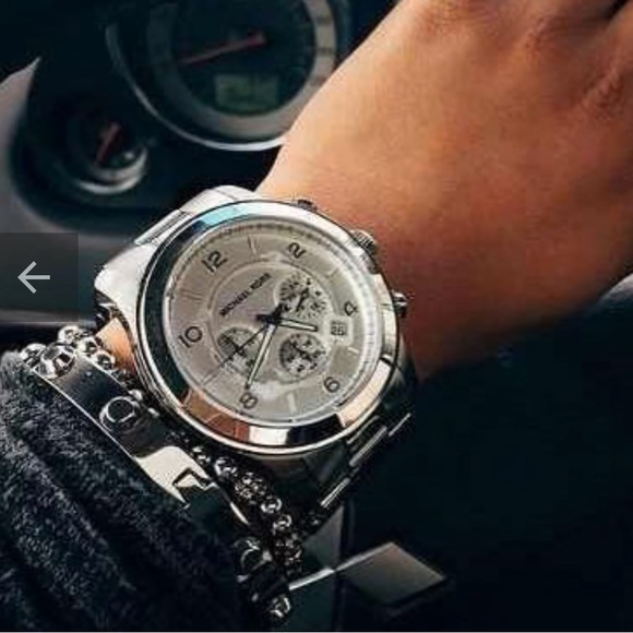 MICHAEL KORS “OVERSIZED RUNWAY” MK8086 SILVER WATCH - Picture 2 of 7